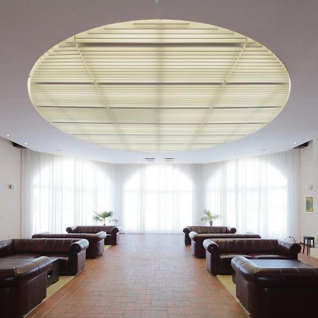 Lighthouse Golf & Spa Hotel บัลชิค ภายนอก รูปภาพ A linear grille