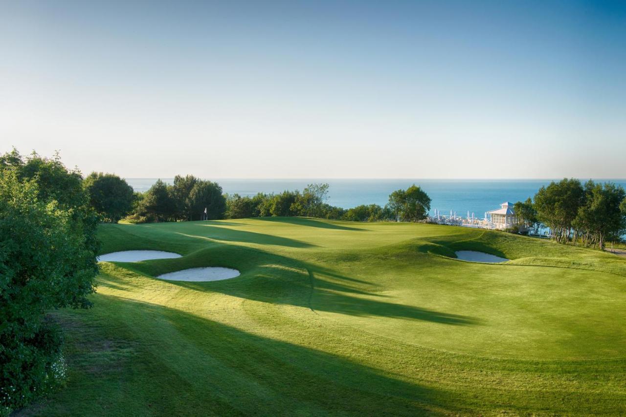 Lighthouse Golf & Spa Hotel บัลชิค ภายนอก รูปภาพ Golf course at the resort